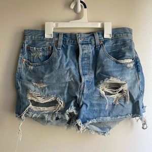 Levi’s 501 Ripped Jean Denim Shorts Size 31/12 100% Cotton